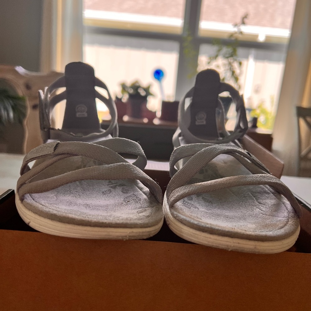 Keen Paloma/Vapor Blue Sz 7.5